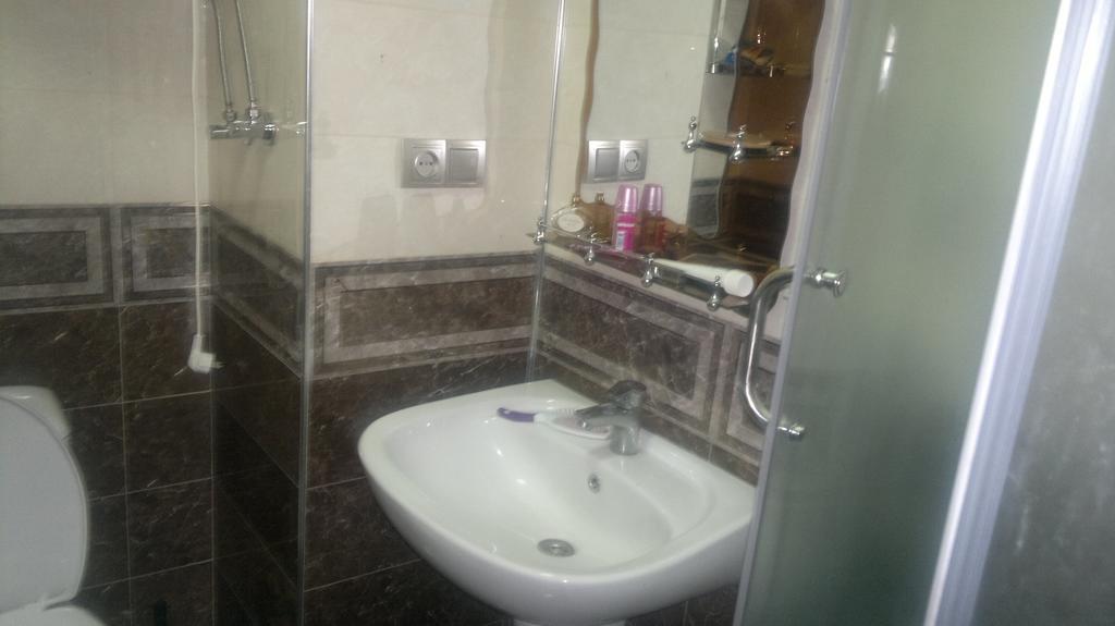 Nini'S Apartments Batumi Ngoại thất bức ảnh